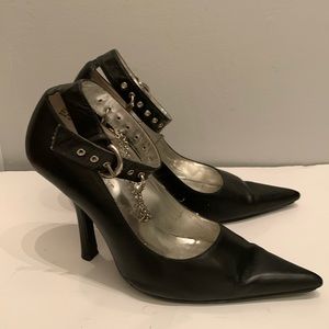 Chinese Laundry Pumps